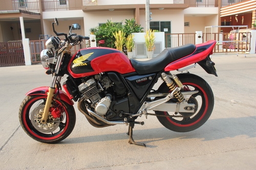 -----ขาย CB400 SF ทะเบียนแท้ โอนขนส่ง พร้อมโอน ท่อแต่ง