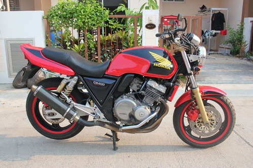 -----ขาย CB400 SF ทะเบียนแท้ โอนขนส่ง พร้อมโอน ท่อแต่ง