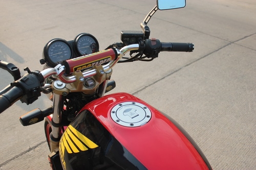 -----ขาย CB400 SF ทะเบียนแท้ โอนขนส่ง พร้อมโอน ท่อแต่ง