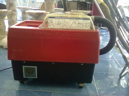 เครื่องซักพรม ยี่ห้อCLARKE ของ USA