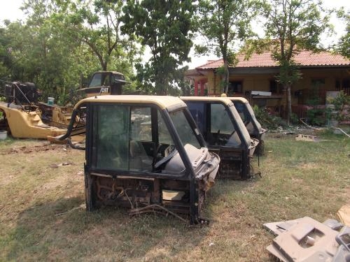 หัวรถCATหน้ายาว 735 หัวเก๋งเหล็ก ฝากระโปรงไฟเบอ