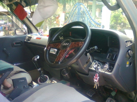 ขายรถตู้หลังคาสูง สภาพดี ติดต่อ ยอด 081-6978264 ขาย130000