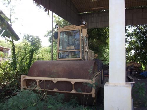 รถบดสั่นสะเทือน 2 เพลา STA MVV900 พร้อมเปลือกล้อหนาม 3 ชิ้น ยางใหม่ๆ 2 เส้น สภาพพร้อมใช้ เอกสารซื้อขายจากบริษัท