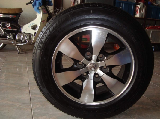 ขายล้อแม็กฟอจูนเนอร์ขอบ 16พร้อมยาง