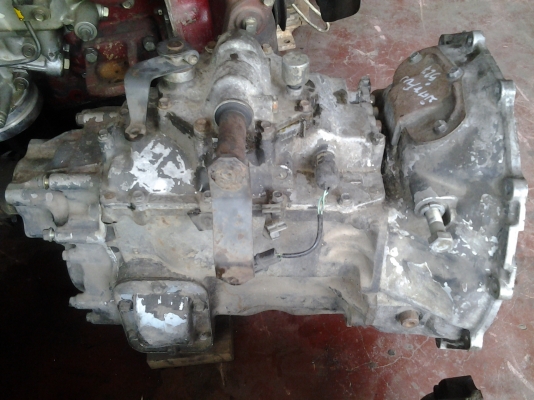 เกียร์รถมิตซู  FUSO 10 ล้อมี 6 เกียร์