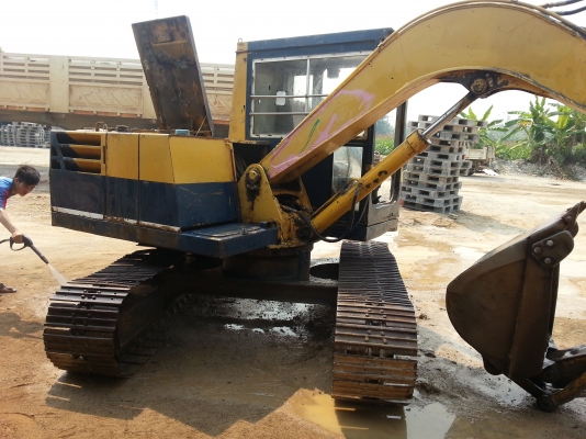 ขายด่วน! รถแบ๊คโฮ Komatsu PC 60 รุ่น 3 ราคาถูก ขายด่วน! รถแบ๊คโฮ Komatsu PC 60 รุ่น 3 ราคาถูก