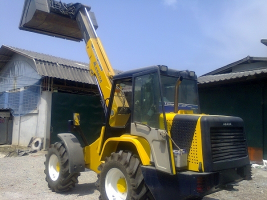 ลดราคาเป็นแสนครับ!รถตักล้อยาง สภาพสวย ราคาถูก ลดราคาเป็นแสนครับ!รถตักล้อยาง สภาพสวย ราคาถูก