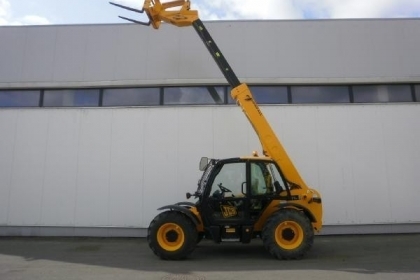 ลดราคาเป็นแสนครับ!รถตักล้อยาง สภาพสวย ราคาถูก ลดราคาเป็นแสนครับ!รถตักล้อยาง สภาพสวย ราคาถูก