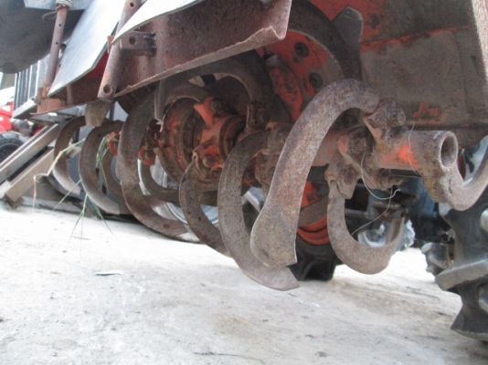 รหัส:13001115รถพรวนดินนั่งขับเครื่องยนค์ดีเซลพร้อมโรตารี่สามารถถอดเข้าออกได้www.nihonmono.com