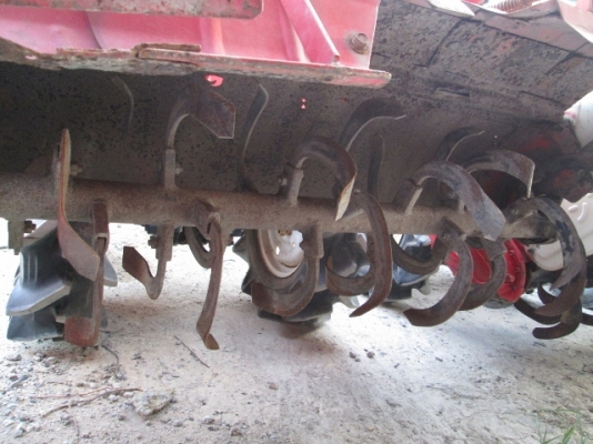 รหัส:13001120รถพรวนดินนั่งขับเครื่องยนค์ดีเซลขนาด13PS.ประหยัดน้ำมันเคลื่อนที่ง่ายwww.nihonmono.com