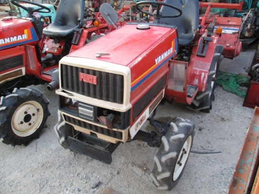 รหัส:13001120รถพรวนดินนั่งขับเครื่องยนค์ดีเซลขนาด13PS.ประหยัดน้ำมันเคลื่อนที่ง่ายwww.nihonmono.com