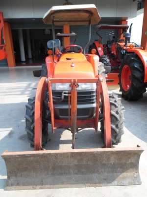 ขาย L3408 4WD ใบมีดคานบน   190,000 บาท