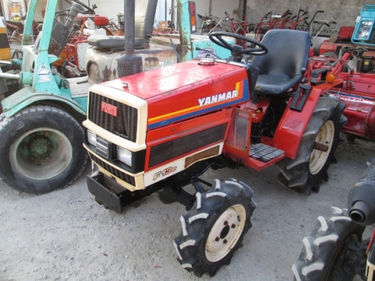 รหัส:13001118รถพรวนดินนั่งขับเครื่องยนค์ดีเซลขนาด13PSพร้อมโรตารี่สามารถถอดเข้าออกได้www.nihonmono.com