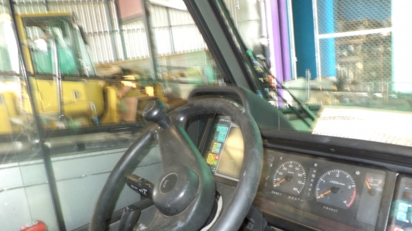 KR10H-L-3610139เครนKATO10ตัน รถจอดที่(CSนวนคร)ครับ