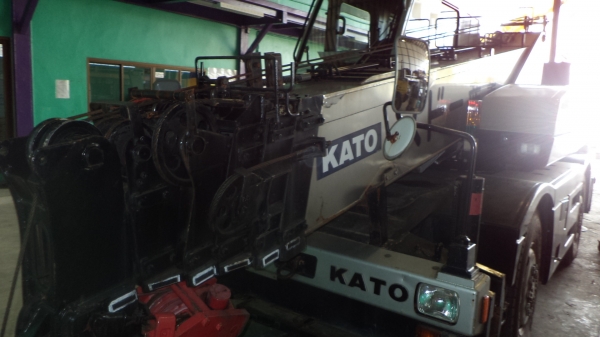 KR10H-L-3610139เครนKATO10ตัน รถจอดที่(CSนวนคร)ครับ