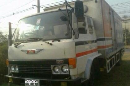 ขาย 6ล้อตู้แห้ง3บาน HINO GD เครื่องEH700 168 แรง ตู้แห้ง ยาว 6ม. เปิดข้าง1 เปิดท้าย2 ยาง900ขอบ20 แอร์ พาวเวอร์ เบรคลม ตู้สวย ไม่ผุ คัสซีสวย ไม่ดามไม่ปะ ยางดี 6 เส้น รถวิ่งเกิบ /รองเท้า พร้อมใช้งาน ราคาต่อรองได้ครับ