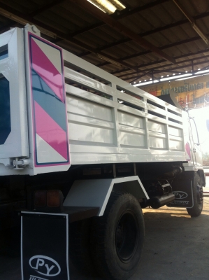 ขายด่วน6ล้อดั้ม ยูโร2 200แรง สภาพสวยมากแจ้งม.79แล้ว