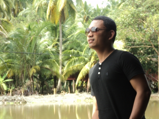 รับแจกใบปลิวต่างๆและนิตยสาร