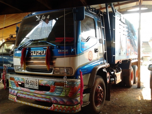 ขาย 10ล้อพ่วงแม่ลูกดั๊ม ISUZU DECA 270 EURO l (ยูโรวัน) แม่ปี46 กระดั๊มมิเนียม ลายสวยจัด พื้นดีไม่ผุ เครื่องเดิม เกียร์เดิม แห้งดี แรงไม่ตก ไม่หลวม ช่วงล่างสวยคัสซีดี ยางสวย10เส้น แอร์ หร้อม ภายในสวย คอนโซลครบ สะอาด หัวบางไม่ผุ ลูก2คานดั๊ม สามมิตรลอนเฉียง