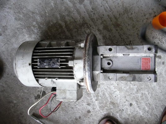 ขายมอเตอร์เกียร์ Siemens 2 HP. 1400 RPM. ชุดเกียร์ทด 20:1 สภาพดี พร้อมใช้งาน ขายมอเตอร์เกียร์ Siemens 2 HP. 1400 RPM. ชุดเกียร์ทด 20:1 สภาพดี พร้อมใช้งาน