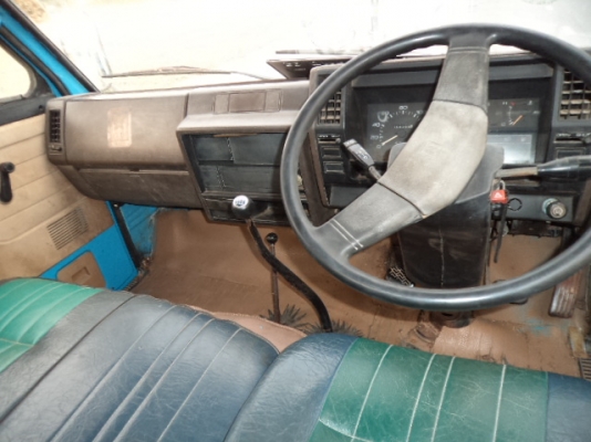 ขายรถอีซูซุNKR6ล้อช่วงสันเครื่อง88แรงสภาพบางเดิมทั้งคันคับ