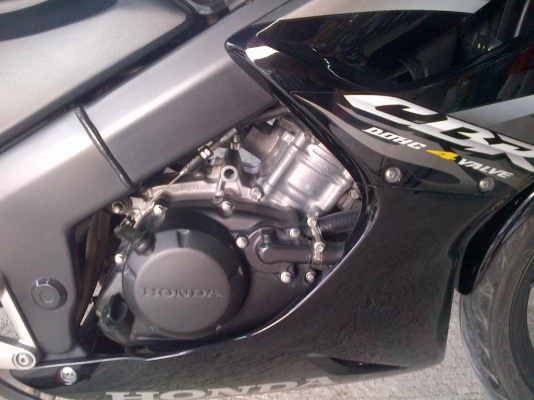 ขาย!ฮอนด้าCBR150 สภาพใหม่มาก95\%ใช้น้อย ปี52 รถเครื่องเดิมแน่นๆ พร้อมใช้ ทะเบียน+เอกสารโอน ภาษีไม่หมด 088-2197709