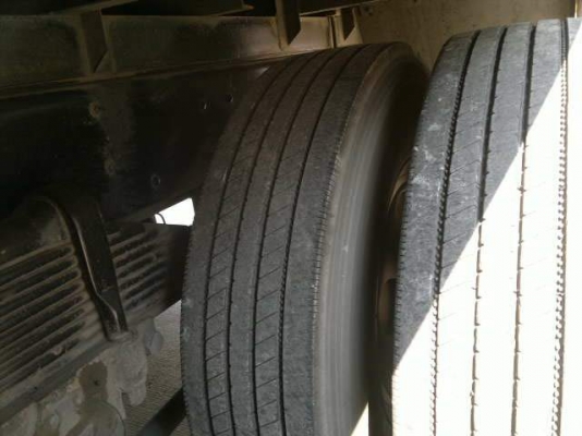 รถอิซูซุ 10 ล้อ ตู้แห้ง  FVM  230 แรงม้า ปี 51 ( มีขาย 2 คัน )  สนใจติดต่อ 081 - 6079515