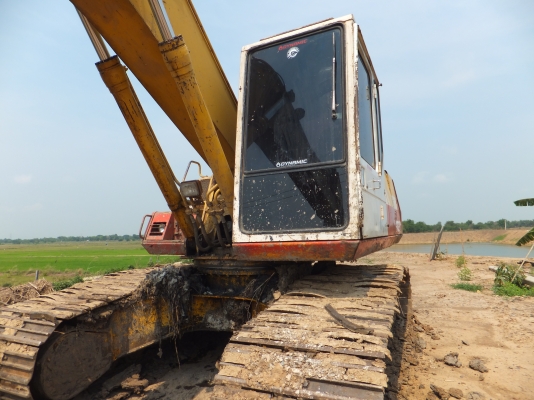 KOMATSU PC200-5ตูดแดงคอนโทรนสั้น ไฟฟ้าครบ เล่มทะเบียน KOMATSU PC200-5ตูดแดงคอนโทรนสั้น ไฟฟ้าครบ เล่มทะเบียน