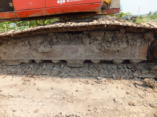 KOMATSU PC200-5ตูดแดงคอนโทรนสั้น ไฟฟ้าครบ เล่มทะเบียน KOMATSU PC200-5ตูดแดงคอนโทรนสั้น ไฟฟ้าครบ เล่มทะเบียน