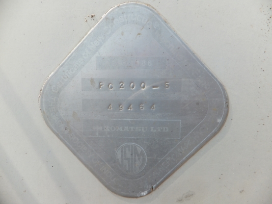 KOMATSU PC200-5ตูดแดงคอนโทรนสั้น ไฟฟ้าครบ เล่มทะเบียน KOMATSU PC200-5ตูดแดงคอนโทรนสั้น ไฟฟ้าครบ เล่มทะเบียน