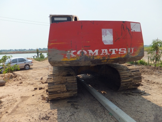 KOMATSU PC200-5ตูดแดงคอนโทรนสั้น ไฟฟ้าครบ เล่มทะเบียน KOMATSU PC200-5ตูดแดงคอนโทรนสั้น ไฟฟ้าครบ เล่มทะเบียน