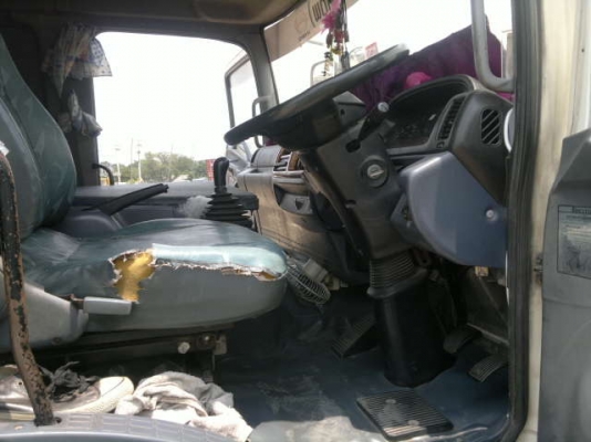 ขายรถหัวลาก 10 ล้อ 2 เพลา HINO เมก้า 320 ปี.47 มี 2 คัน สนใจโทร จัดแนนซ์ได้