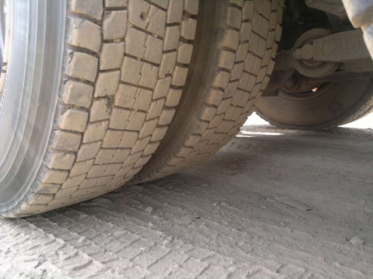 ขายรถหัวลาก 10 ล้อ 2 เพลา HINO เมก้า 320 ปี.47 มี 2 คัน สนใจโทร จัดแนนซ์ได้