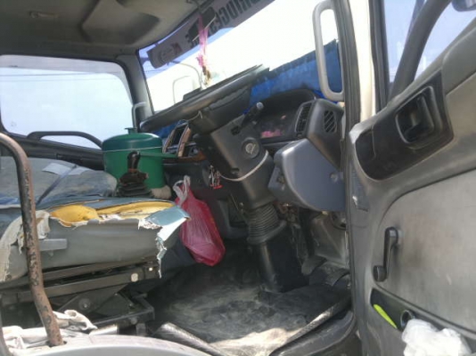 ขายรถหัวลาก 10 ล้อ 2 เพลา HINO เมก้า 320 ปี.47 มี 2 คัน สนใจโทร จัดแนนซ์ได้