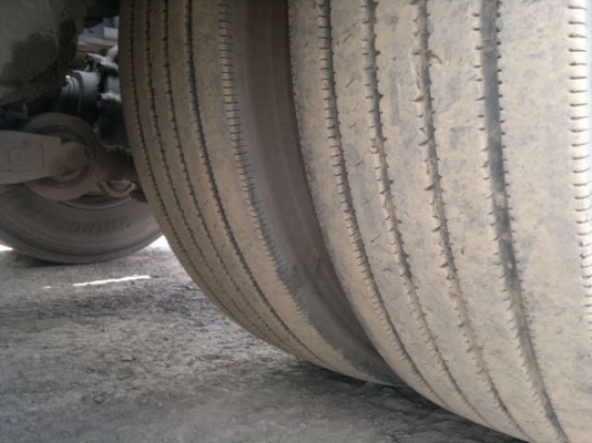 ขายรถหัวลาก 10 ล้อ 2 เพลา HINO เมก้า 320 ปี.47 มี 2 คัน สนใจโทร จัดแนนซ์ได้