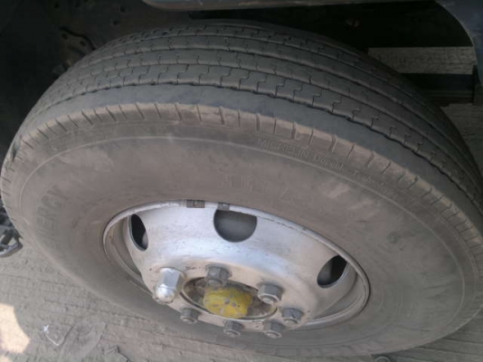 ขายรถหัวลาก 10 ล้อ 2 เพลา HINO เมก้า 320 ปี.47 มี 2 คัน สนใจโทร จัดแนนซ์ได้