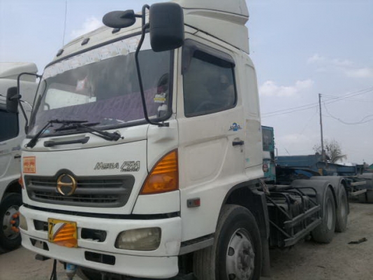 ขายรถหัวลาก 10 ล้อ 2 เพลา HINO เมก้า 320 ปี.47 มี 2 คัน สนใจโทร จัดแนนซ์ได้