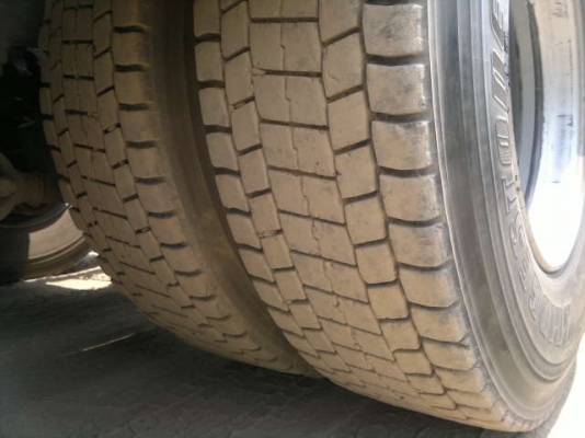 ขายรถหัวลาก 10 ล้อ 2 เพลา HINO เมก้า 320 ปี.47 มี 2 คัน สนใจโทร จัดแนนซ์ได้