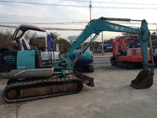 รถขุด-ดัน KOBELCO SK045 มือสองญี่ปุ่นแท้ นำเข้าเอง พร้อมใช้งาน
