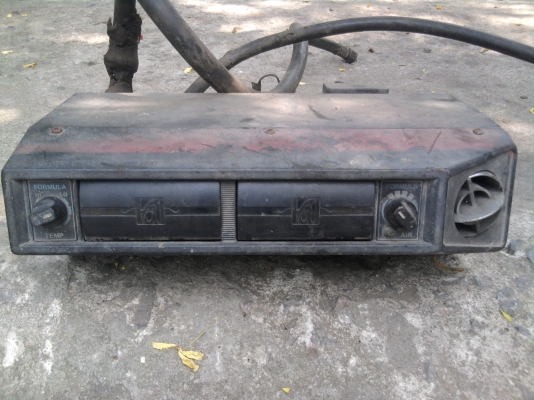 ขาย ตู้แอร์แบบแขวน สำหรับใส่รถโบราณครับ