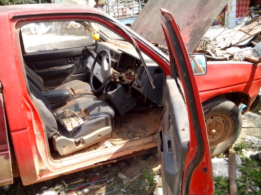 ขายรถนิสสันฝาแดงปี36 ขายรถนิสสันฝาแดงปี36