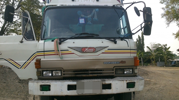 ขาย  10 ล้อ HINO F 17คัสซี KT925สวยทั้งเส้นเครื่อง EH 700