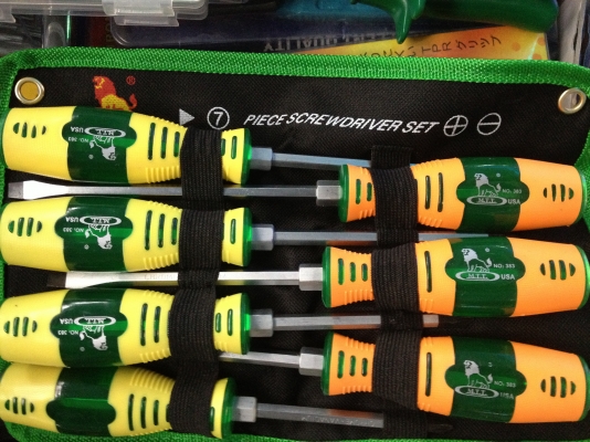 ไขควงตอกชุด 7 ตัว แฉก แบน WYNN's