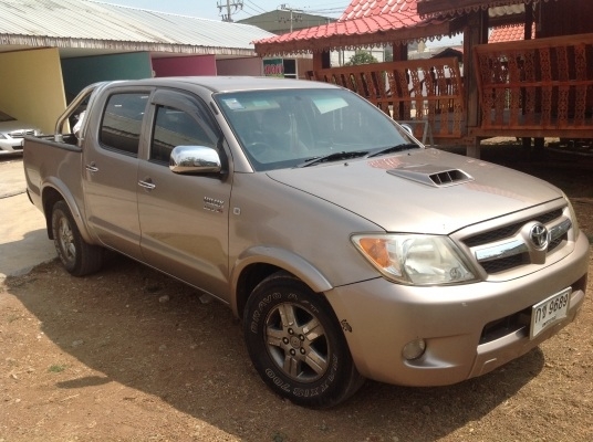 ขายวีโก้4ประตู ปี2005ราคา450000บาท โทร089-6411117