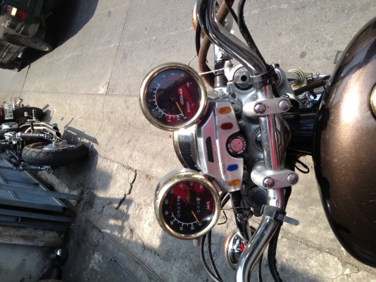 ขาย yamahaวีราโก้750 สภาบสวยเดิมวิ่งห้าพันกว่าโล เป็นรถค้างโกดังคับ ขอขาย55,000คับดูรูปก่อนคับ