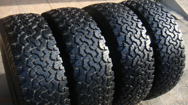 ขายยาง BF Goodrich Allterrain 31 10.5 r15  ปี11 สวยๆ
