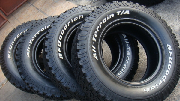 ขายยาง BF Goodrich Allterrain 265 70 r16  ปี09