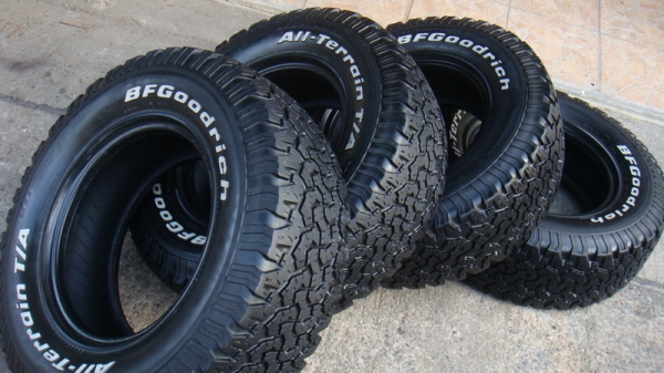 ขายยาง BF Goodrich Allterrain 265 70 r16  ปี09