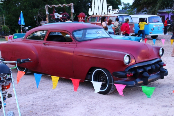 ขายโปรเจ็ค hot rod ยี่ห้อ chevy bel air ปี 1954 หรือแลกรถทุกชนิด