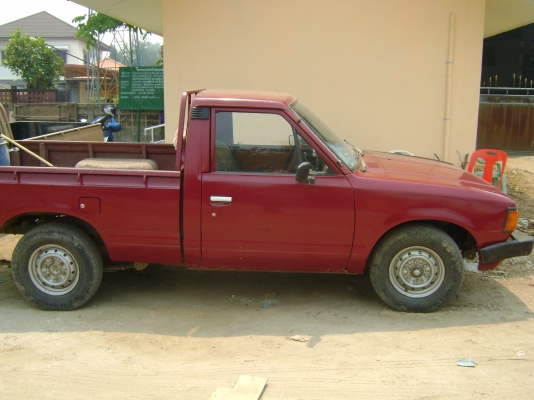 รถนิสสัน 724 รถนิสสัน 724